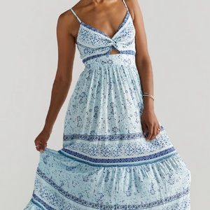 Francesca’s front twist tie maxi dress